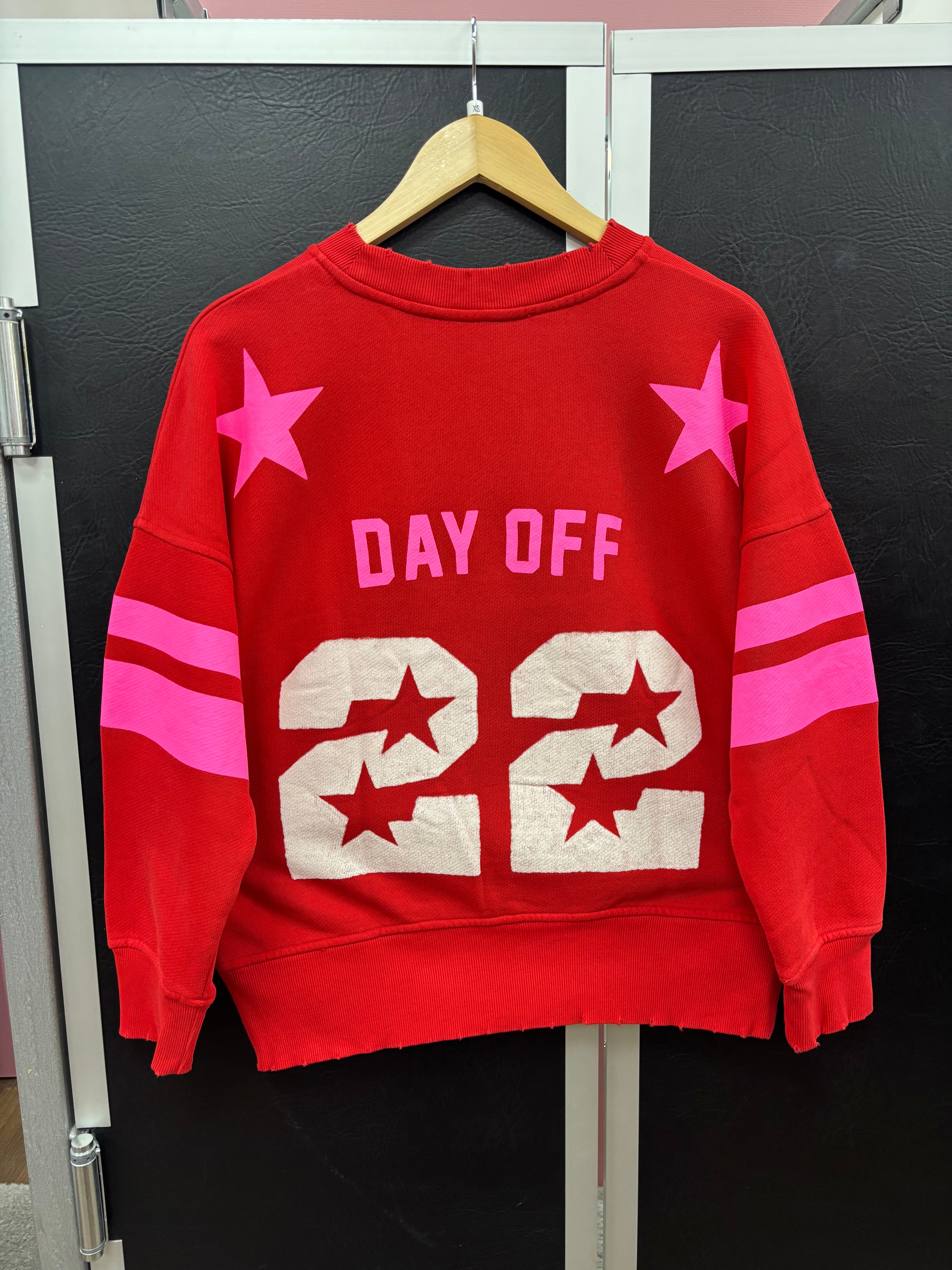 SWEAT rot DAY OFF- YIPPIE HIPPIE