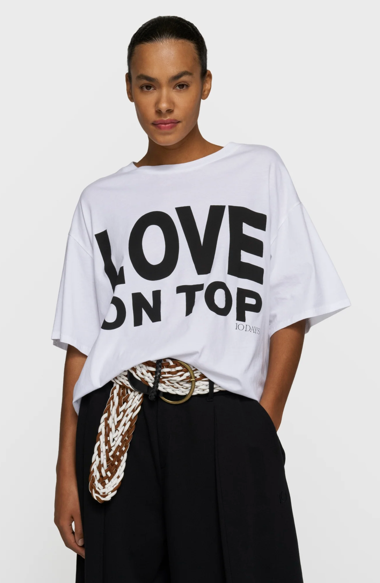love tee 10 DAYS