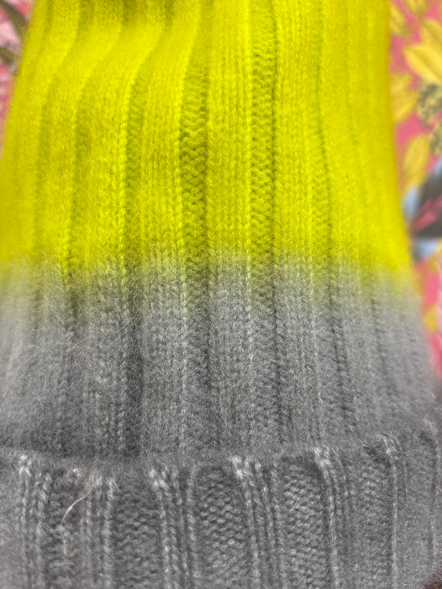 BEANIE SHADE/NEON YELLOW - v von Goat