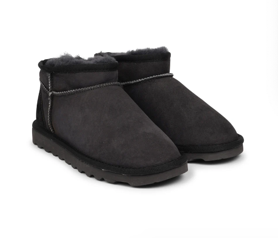 Majura Double Faced shearling Low Boot in black - lovlies