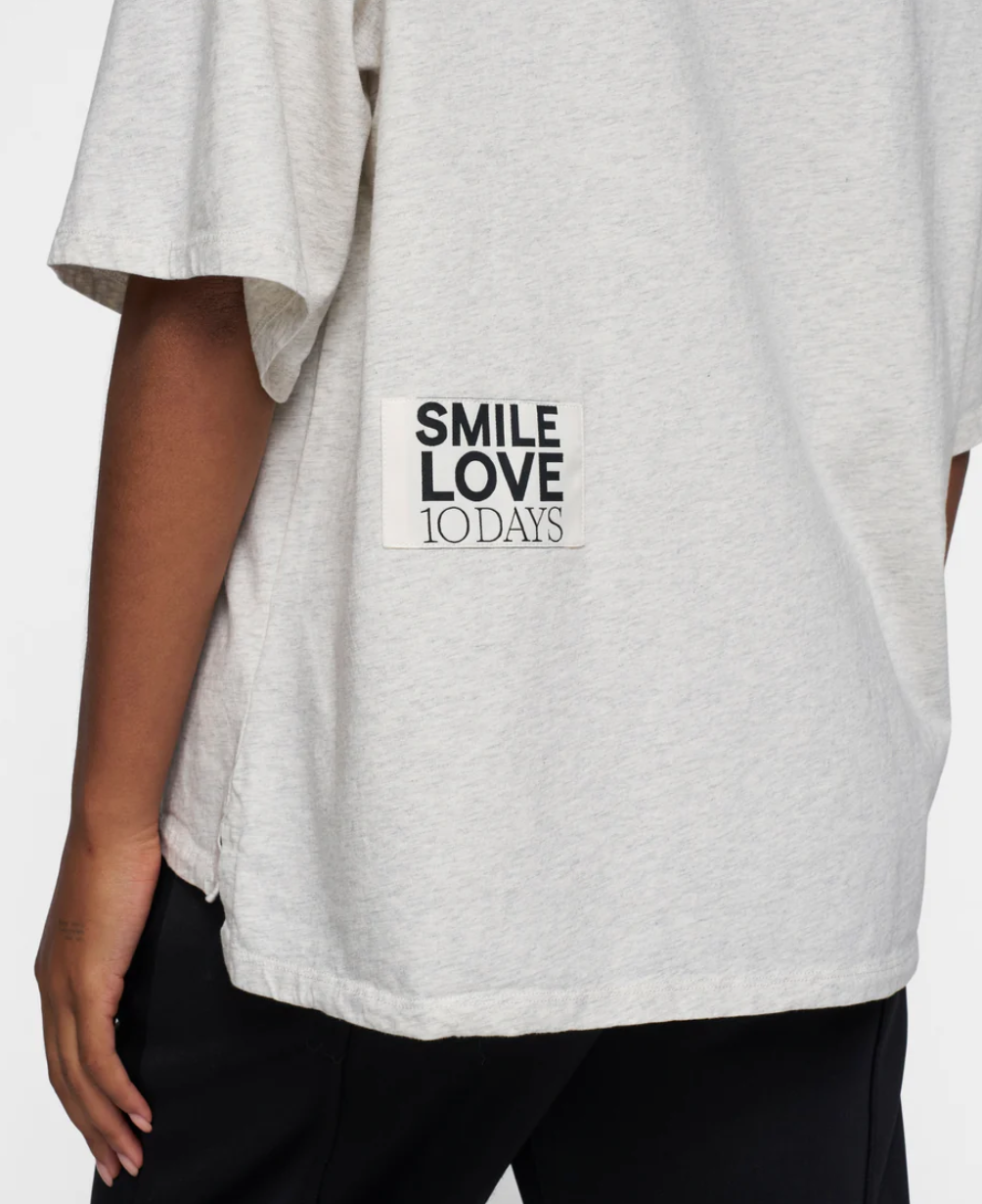 STATEMENT TEE SMILE LOVE - 10DAYS