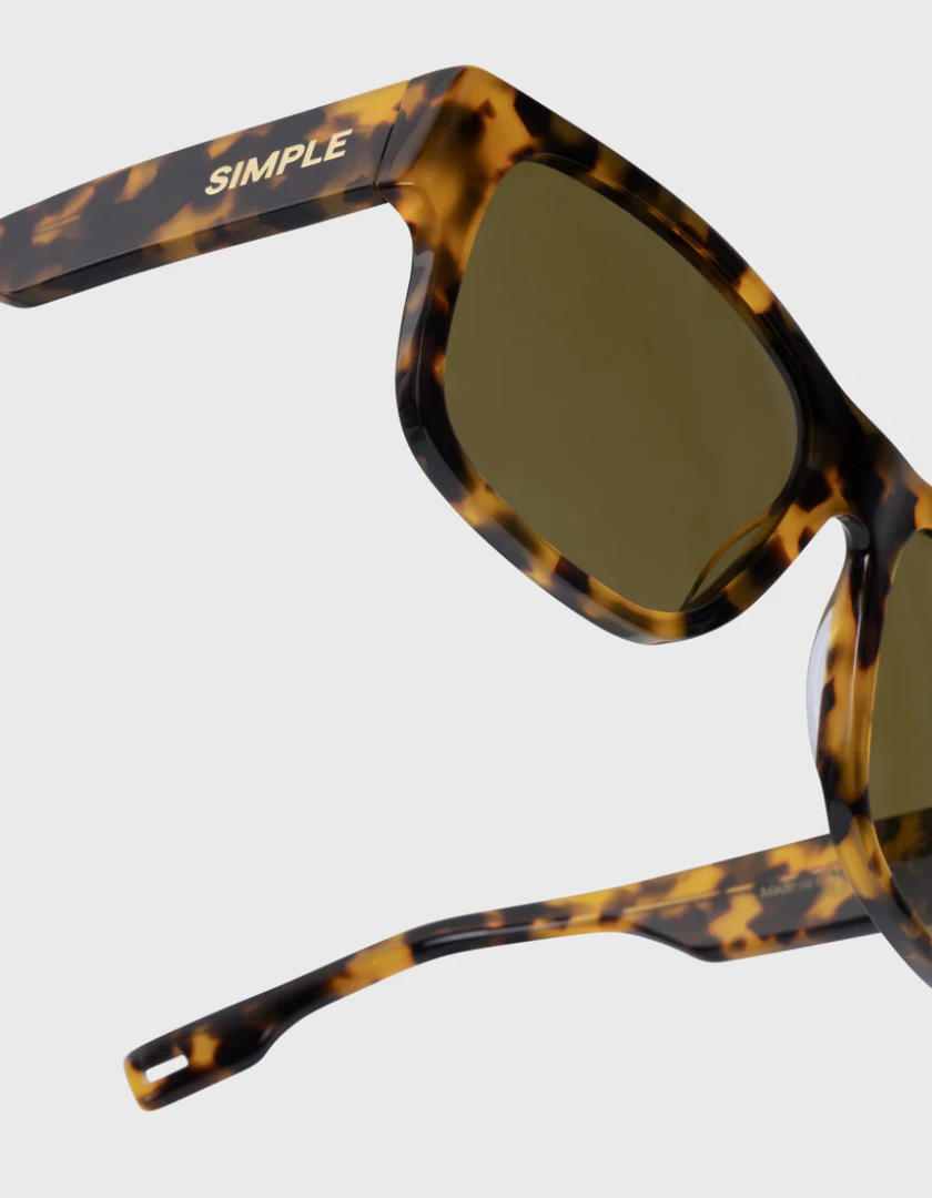 the essential sunglasses black- 10DAYS