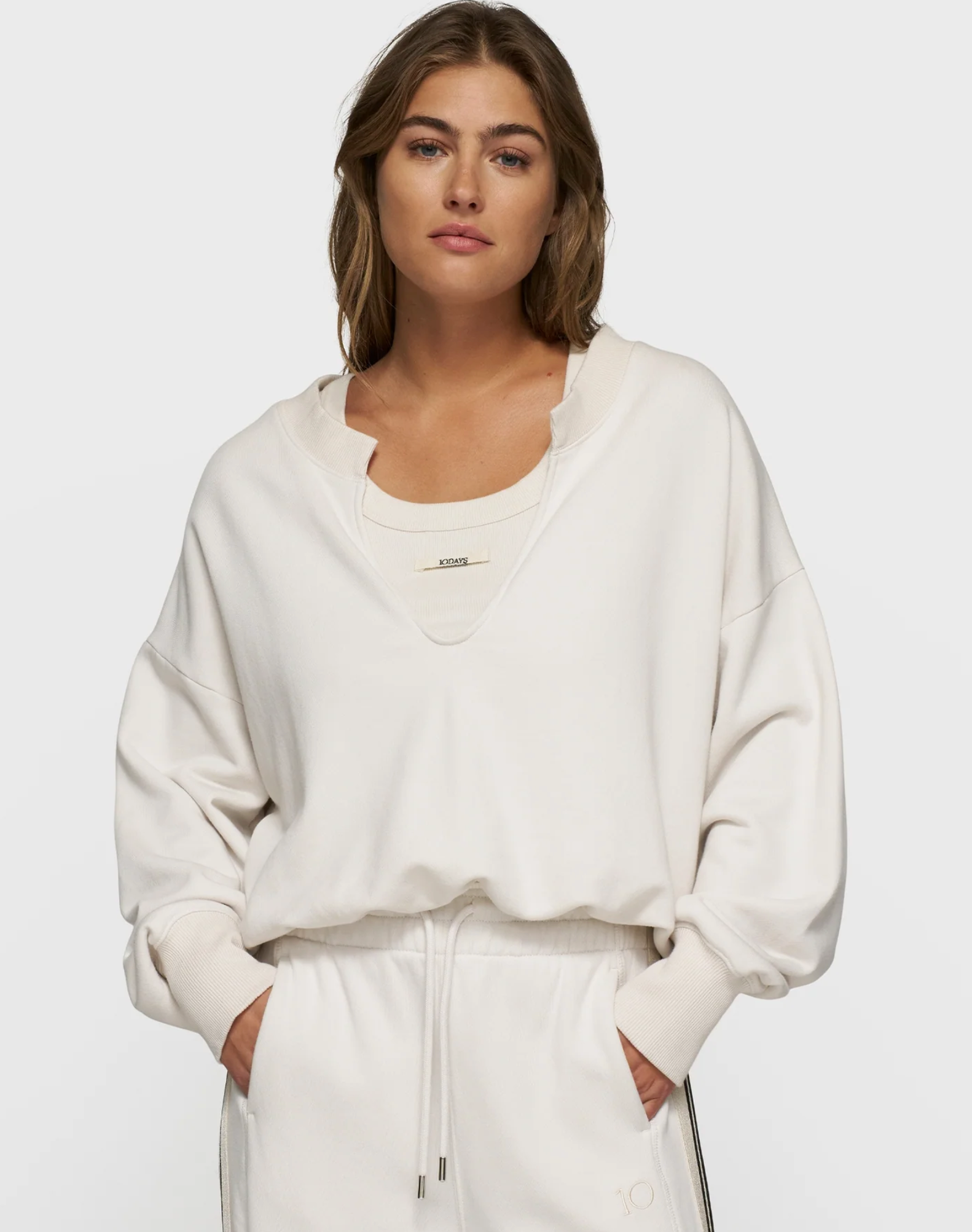 V-Neck Double Sweater ckeansing - 10 Days