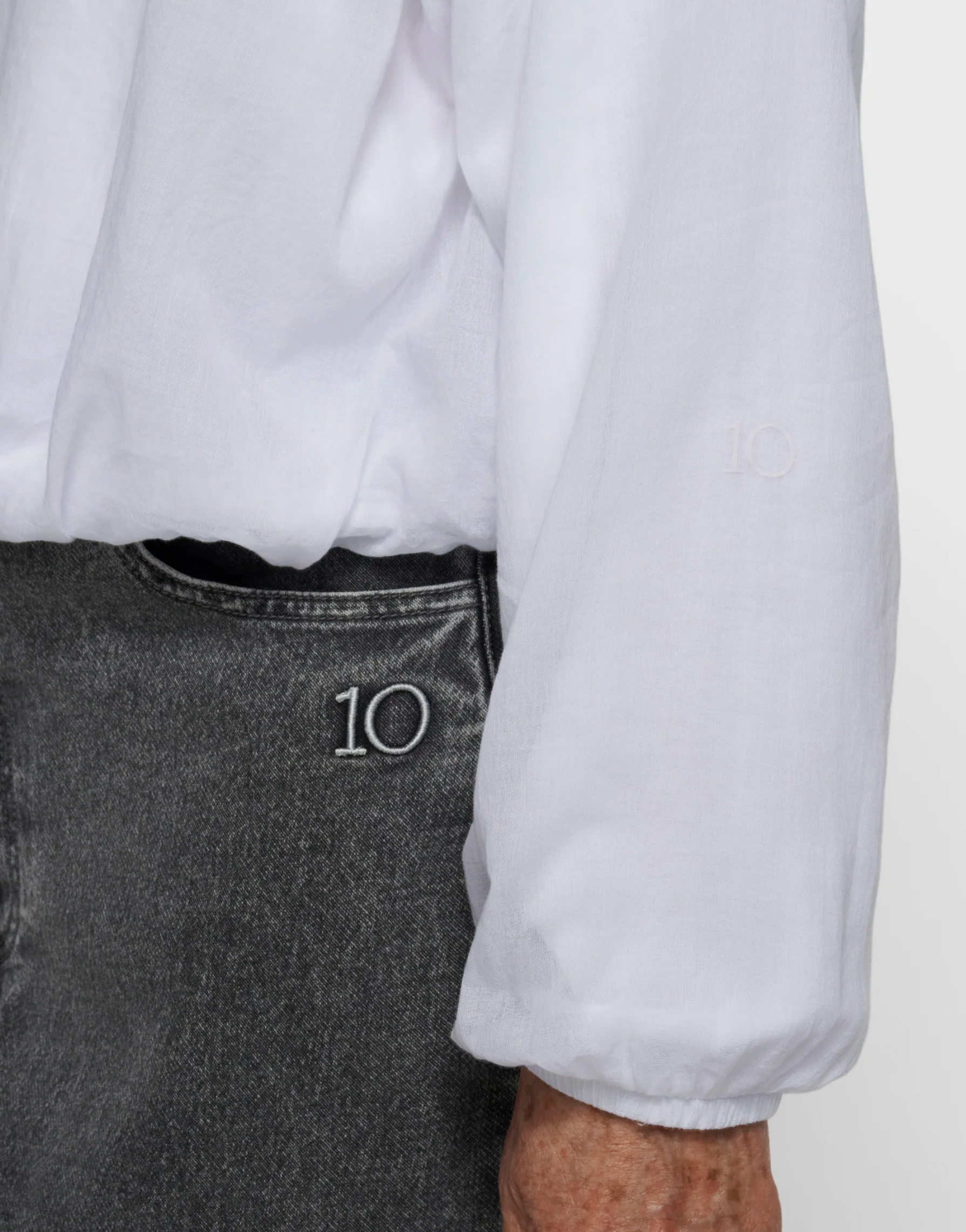 Half Zip Baloon Top -  10DAYS